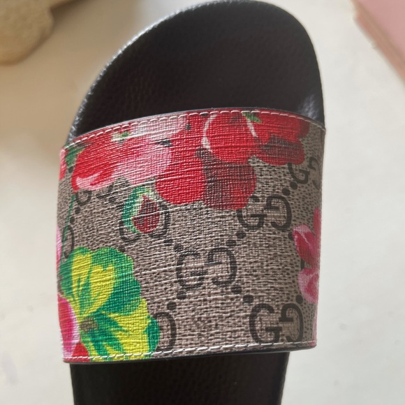 gucci bloom slides size 39